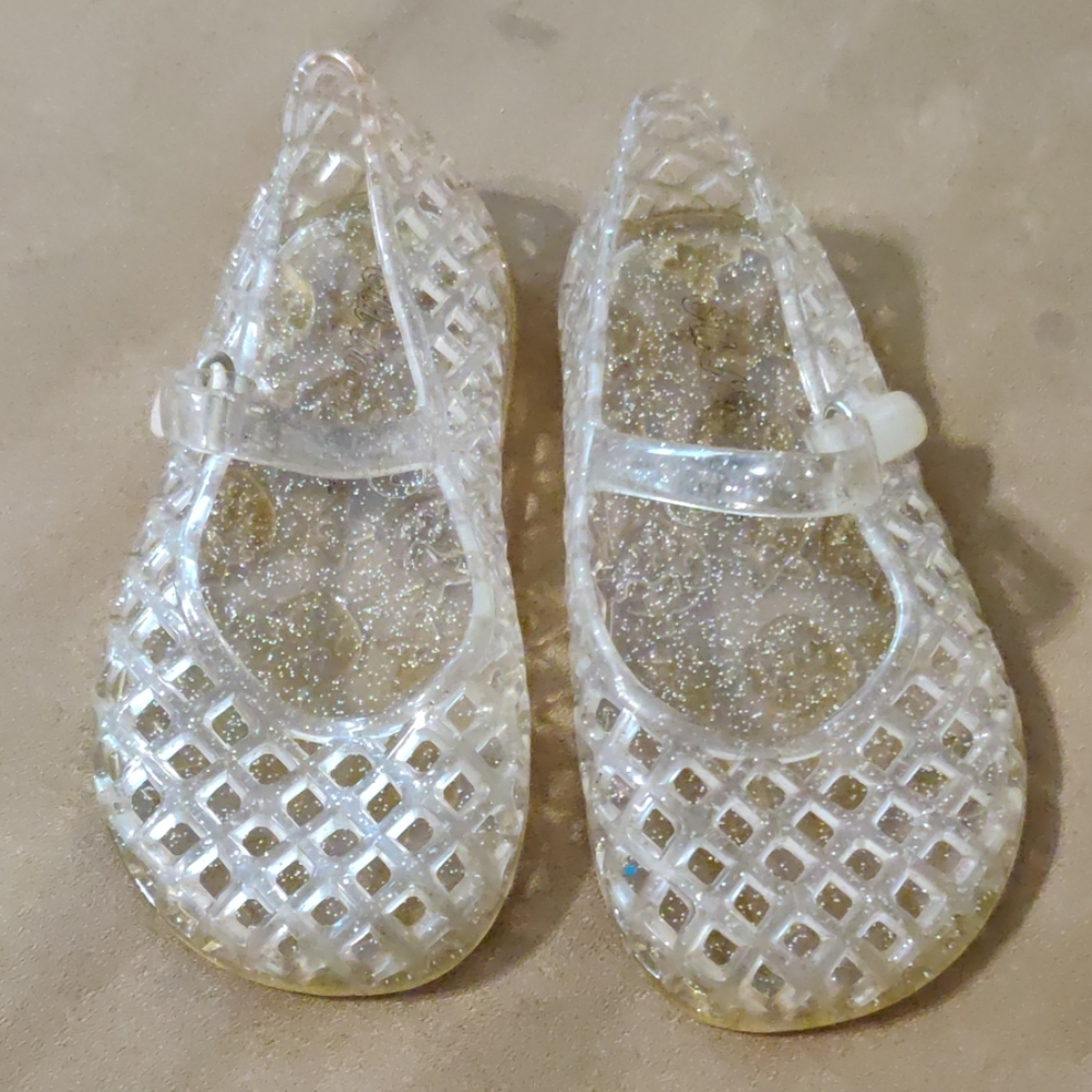 Girls shoes